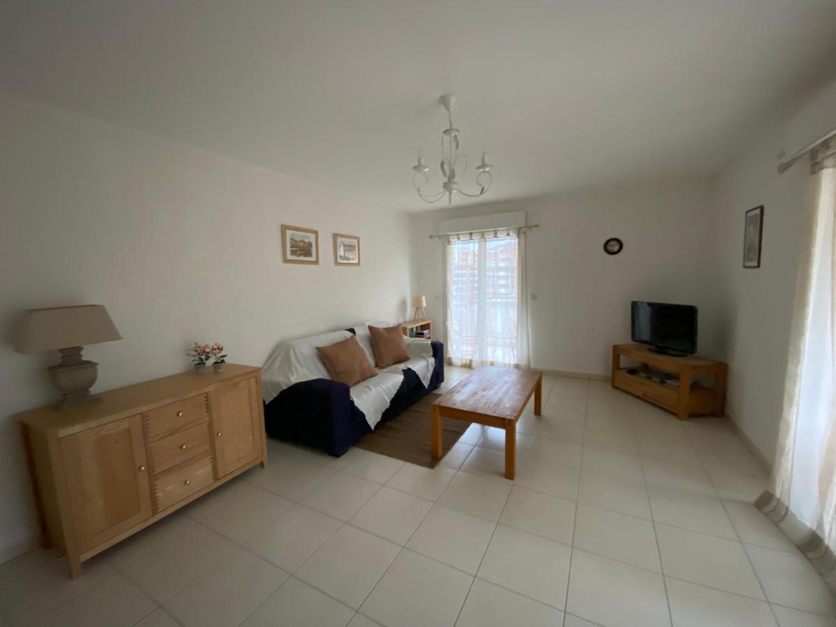 Beau 3 P. Parfaitement Situe Et Place De Parking A Disposition Menton Exterior foto